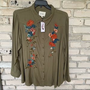 Jessica Simpson women long sleeve flower embroidered blouse. Size 2x